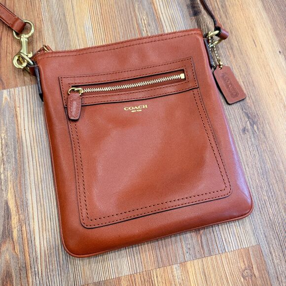 Coach Legacy Leather Swingpack Crossbody Bag British Tan Cognac - Picture 3 of 10